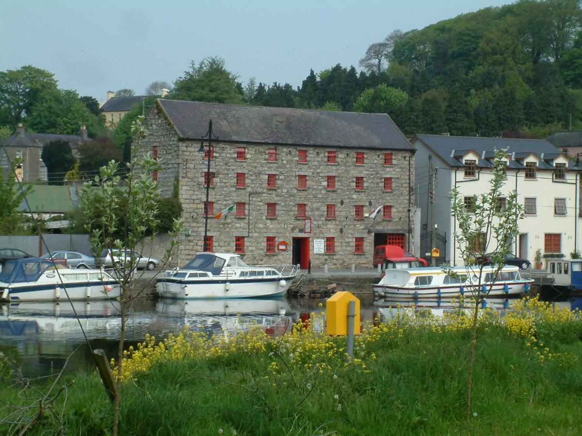 Waterside Guesthouse Graiguenamanagh Buitenkant foto